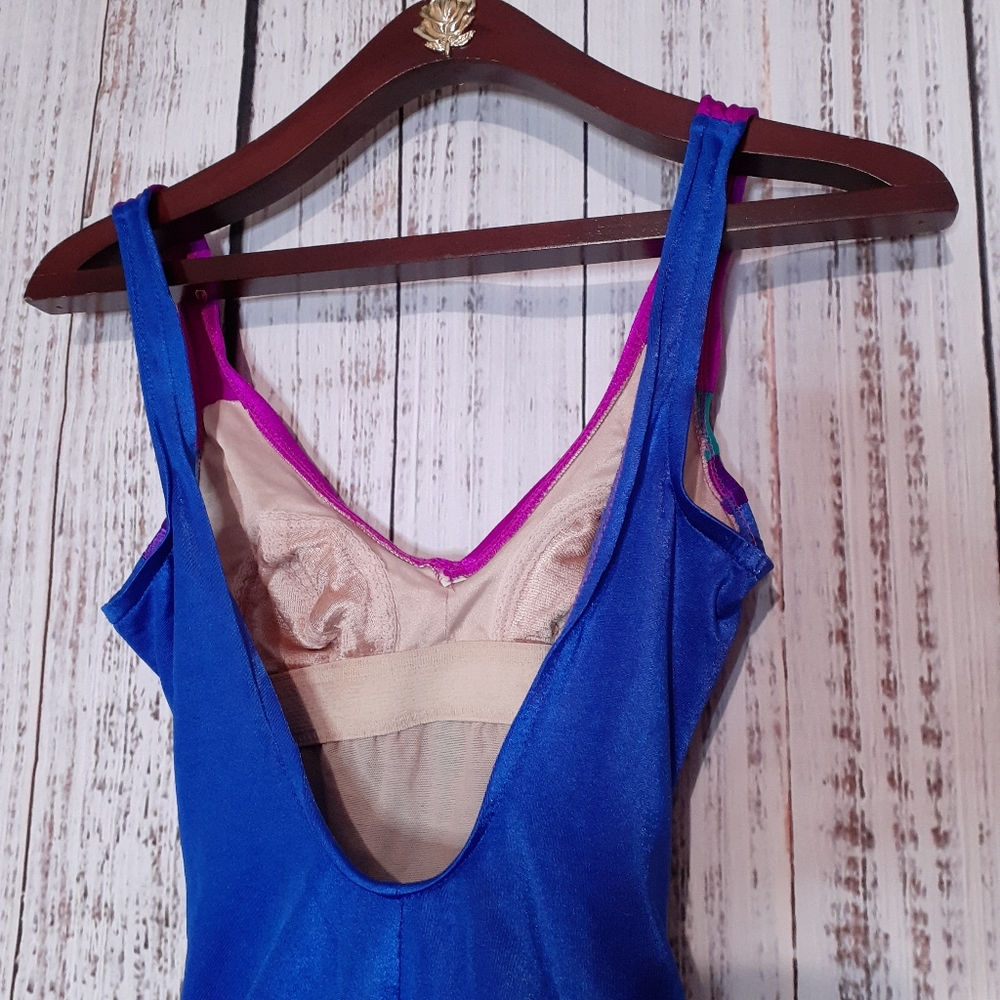 Slim Allure v neck color block swimsuit open back - Picture 5 of 10